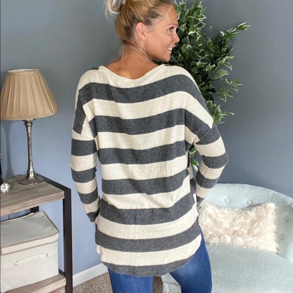 Stripe lace up knit top - Picture 4 of 6